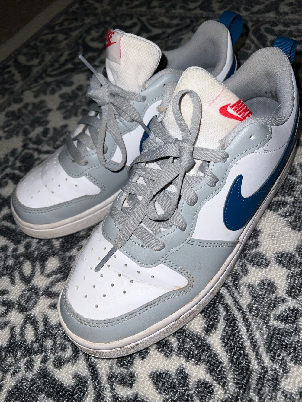 Nike Tennis Shoes